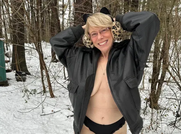 OnlyFans account  lisa_onthe_weekend_free header 2