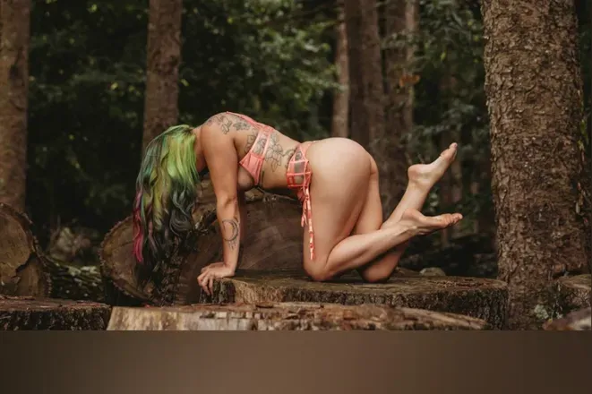 OnlyFans cuenta pocahighnas header 2