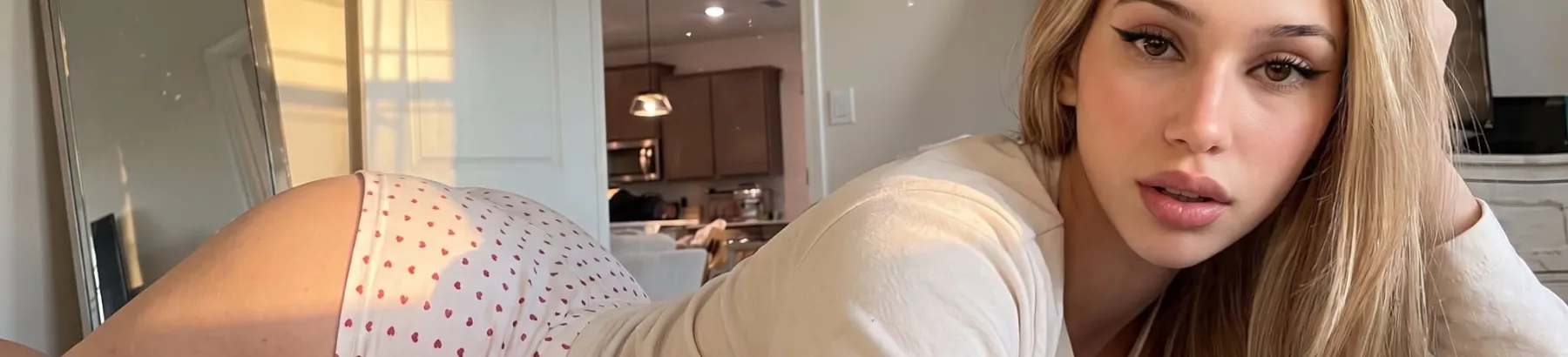 OnlyFans account  heyitsrosexo header 2