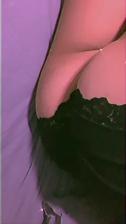 OnlyFans cuenta mels_playlist header 2