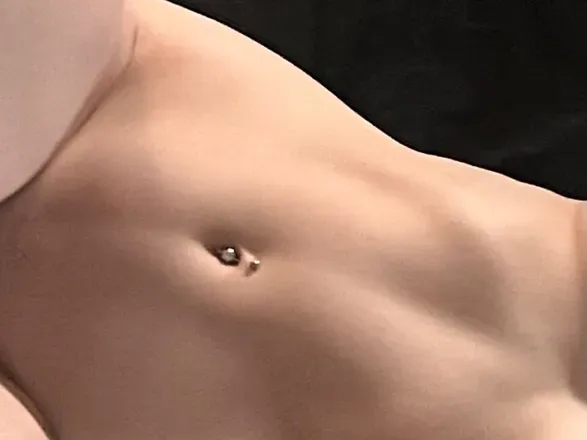 OnlyFans account  littlewisteria header 2