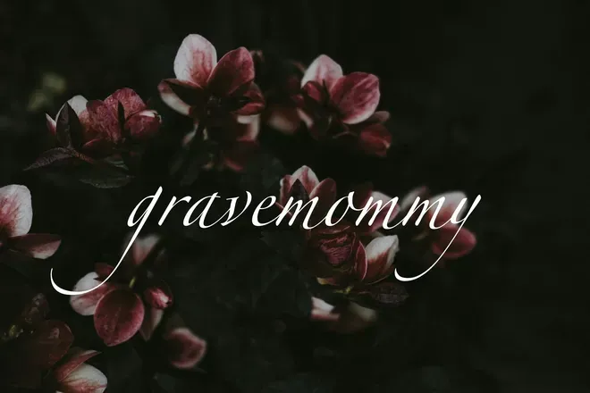 OnlyFans account  littlegravesgirl header 2