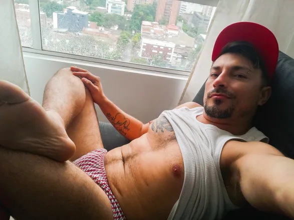 OnlyFans account  soyluissanz header 2