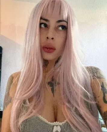 OnlyFans of isroxyroxane