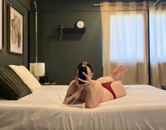 OnlyFans cuenta emionfilm header 2