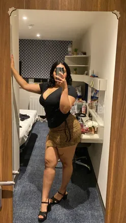 OnlyFans cuenta tittycroissant header 2