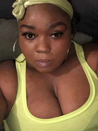 OnlyFans account  mz.toohottohandle avatar 1