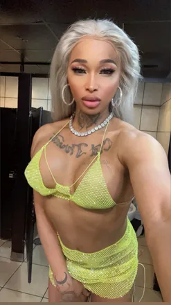 OnlyFans cuenta qweenalysia header 2