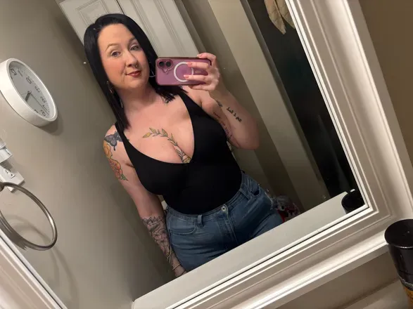OnlyFans account  julieada avatar 1