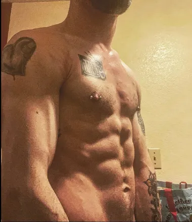 OnlyFans cuenta therealnickkelly header 2