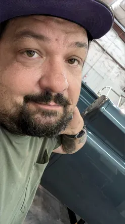 OnlyFans account  ikahn avatar 1