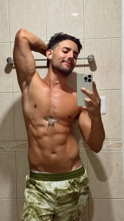 OnlyFans account  vitinboyx header 2