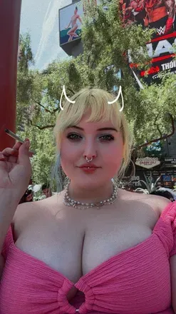 OnlyFans cuenta tsunadesmokes420 avatar 1