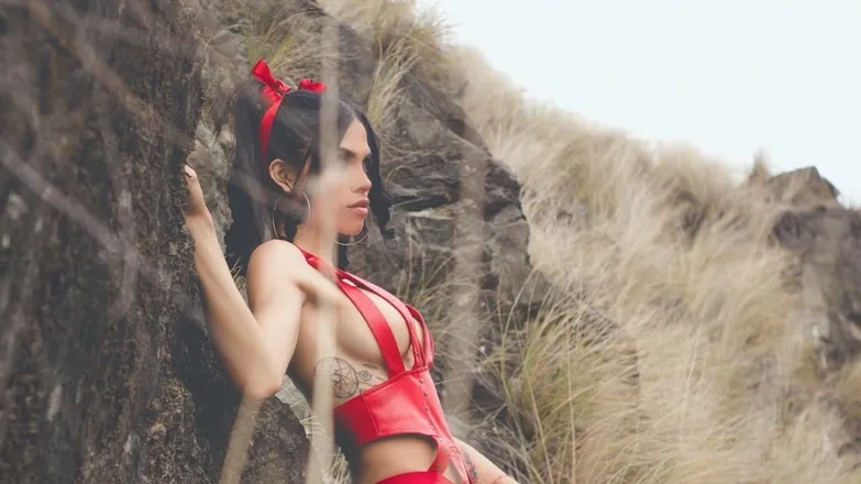OnlyFans cuenta emmilysantibanez header 2