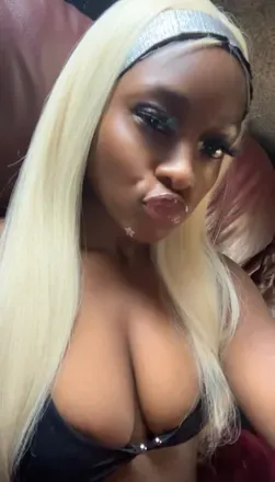 OnlyFans cuenta missbombpressure avatar 1
