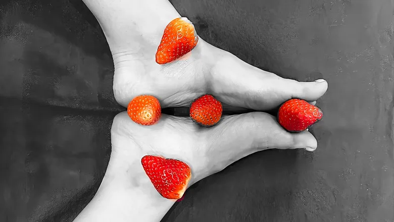 OnlyFans account  ava_goldenfeet header 2