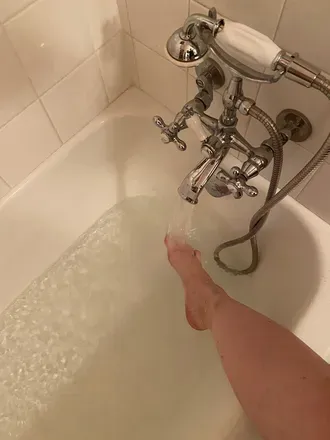 OnlyFans account  backwardsinhighheels header 2