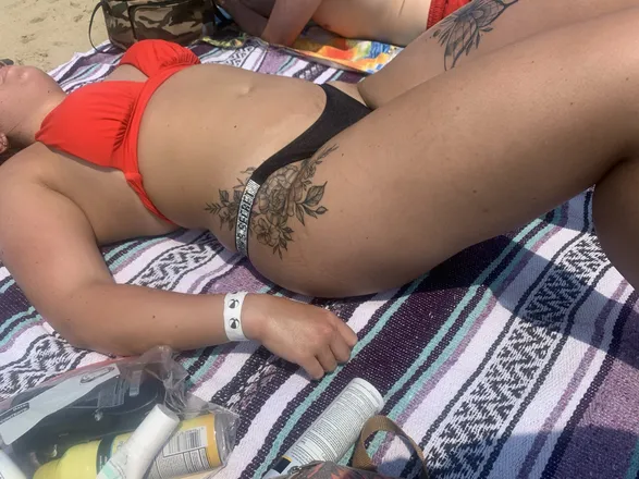 OnlyFans cuenta bellaameliaaa header 2