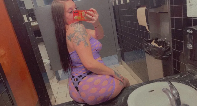OnlyFans account  mariebaby3420 header 2