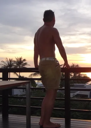 OnlyFans cuenta nametake header 2