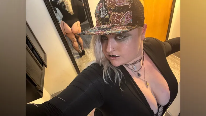 OnlyFans cuenta zodiacqueene header 2