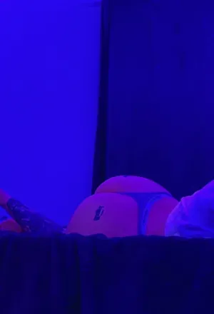 OnlyFans account  caroooxo21 header 2