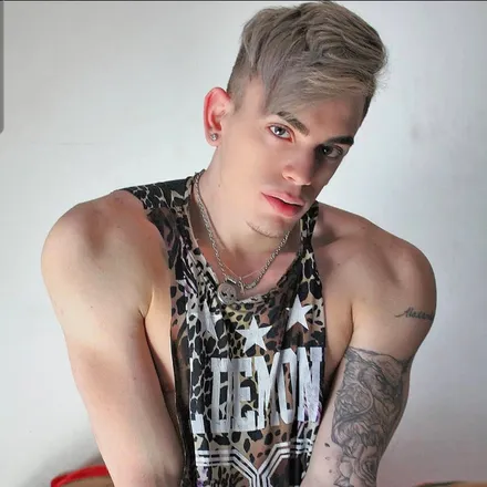OnlyFans cuenta virtualboyfriendfree header 2