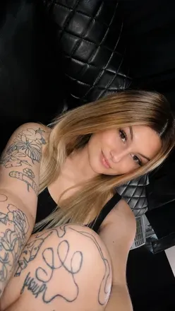 OnlyFans of velvetbarbiee