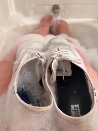 OnlyFans cuenta keds_and_curves header 2