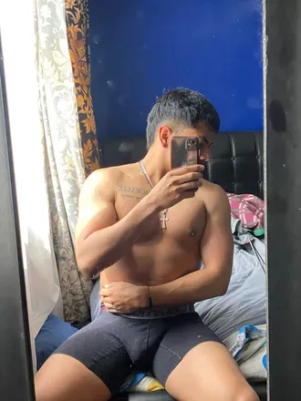 OnlyFans account  kmiloandrezz avatar 1