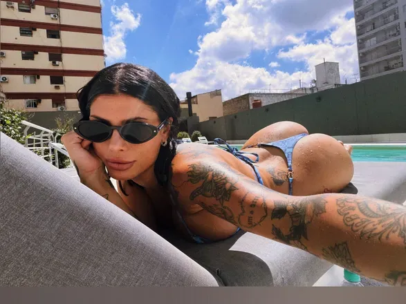 OnlyFans account  valentina.stergiou header 2