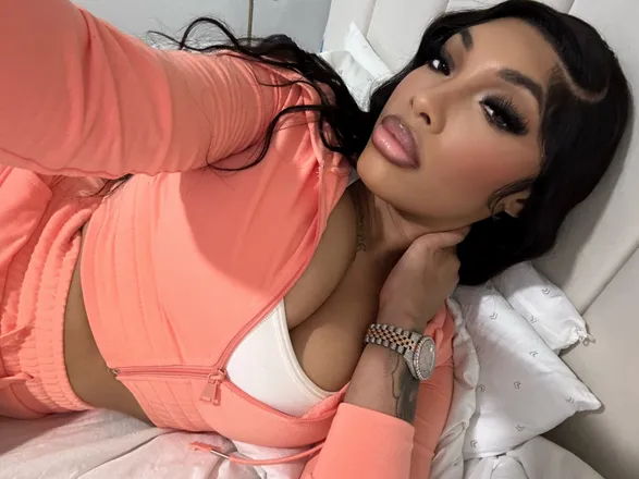 OnlyFans cuenta issahbadbitch header 2