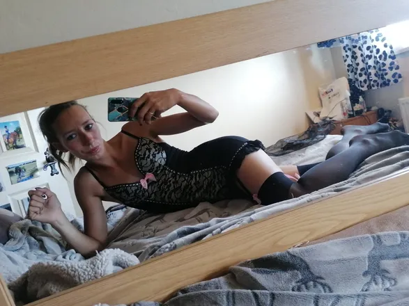 OnlyFans cuenta queen-chantelle header 2