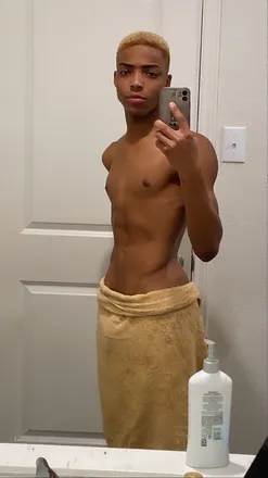 OnlyFans account  xesindy header 2