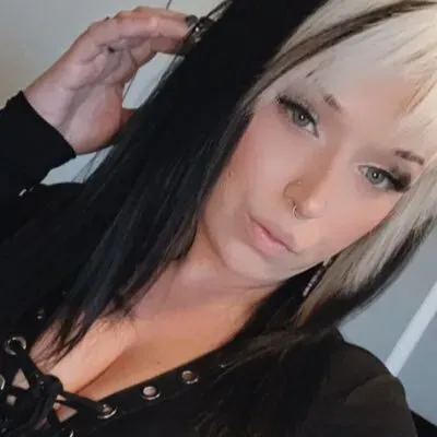 OnlyFans account  missrainexo avatar 1