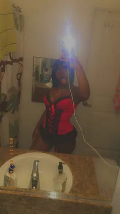OnlyFans account  chocolatecremyy header 2