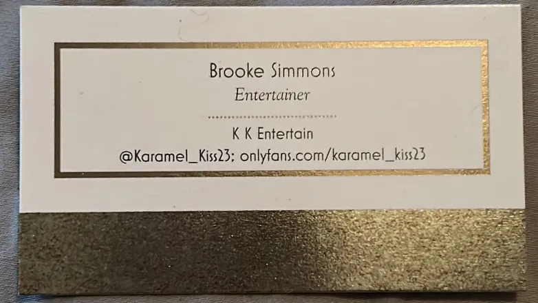 OnlyFans cuenta karamel_kiss23 header 2