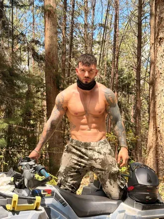 OnlyFans of theolivercolt