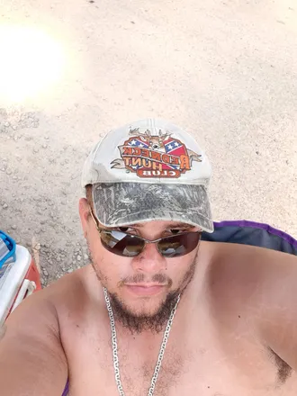 OnlyFans cuenta sexytruckeguy24 header 2