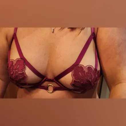 OnlyFans cuenta wetwaper header 2