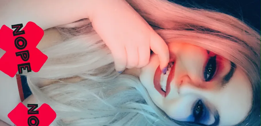 OnlyFans account  gamer-in-xoxo header 2