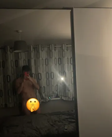 OnlyFans cuenta hungnaughtylad header 2