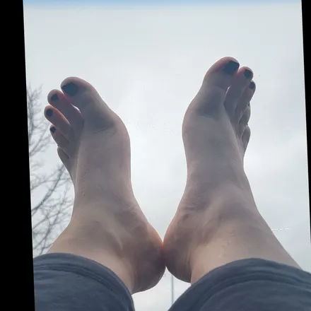OnlyFans cuenta sensualshortyfeet header 2