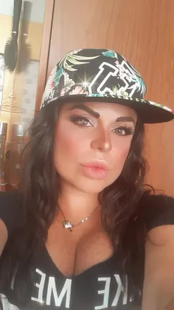 OnlyFans cuenta karlahotexwife header 2