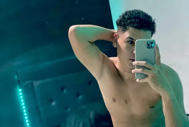 OnlyFans cuenta maumendoza header 2