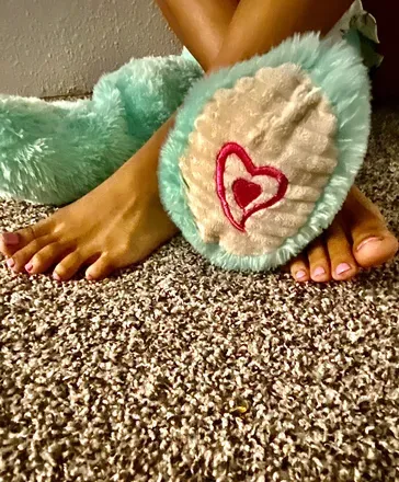 OnlyFans cuenta queenlaveefeet2 header 2