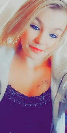 OnlyFans cuenta carlydee header 2