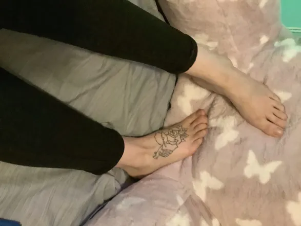 OnlyFans cuenta dreamykittenfeett header 2