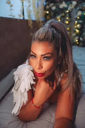 OnlyFans cuenta sharonpielmorena header 2