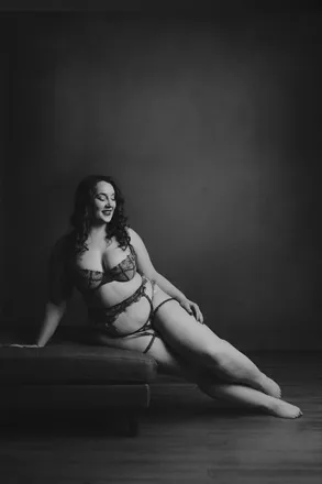 OnlyFans account  paleskin-redlipsvip header 2
